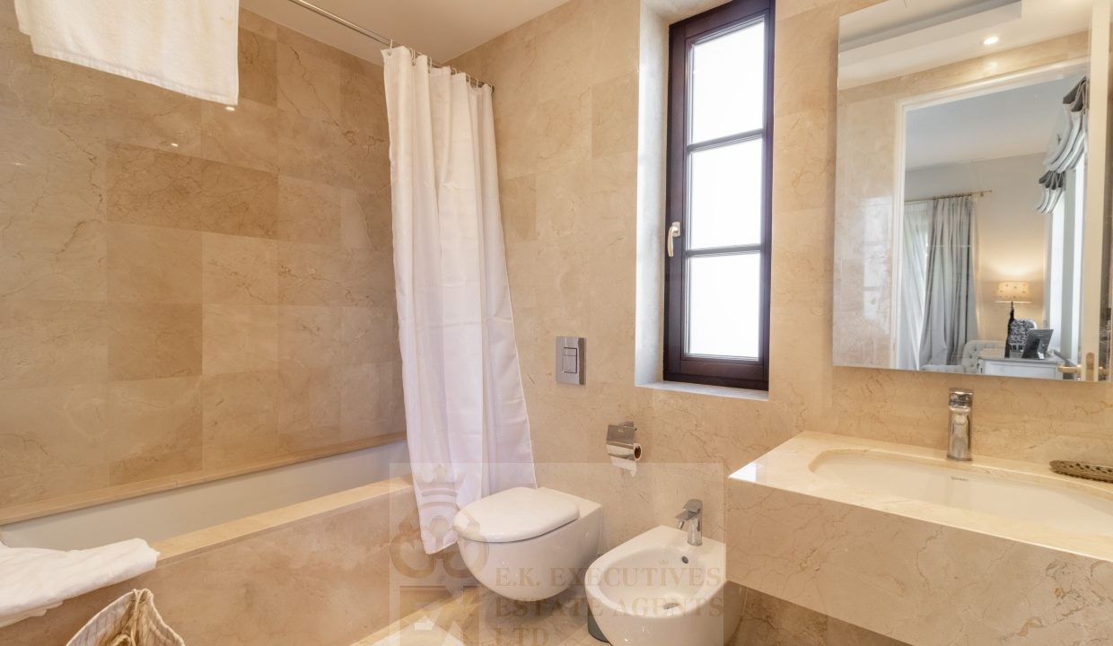 Kensington Stylish Apartment 27