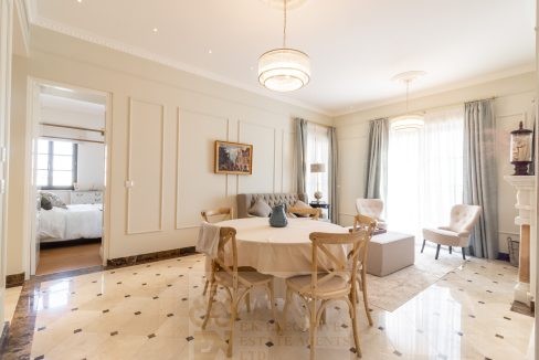 Kensington Stylish Apartment 3