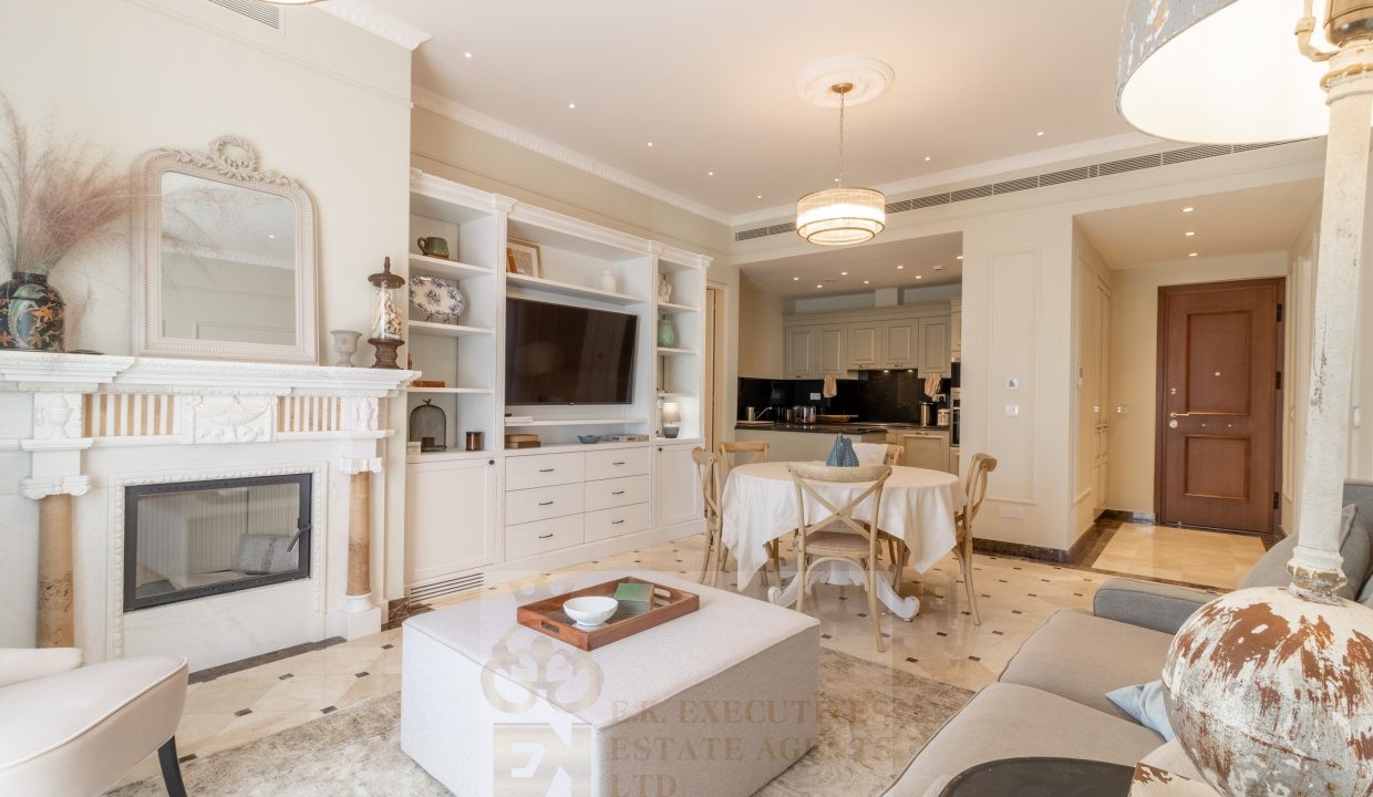 Kensington Stylish Apartment 6