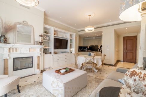Kensington Stylish Apartment 6