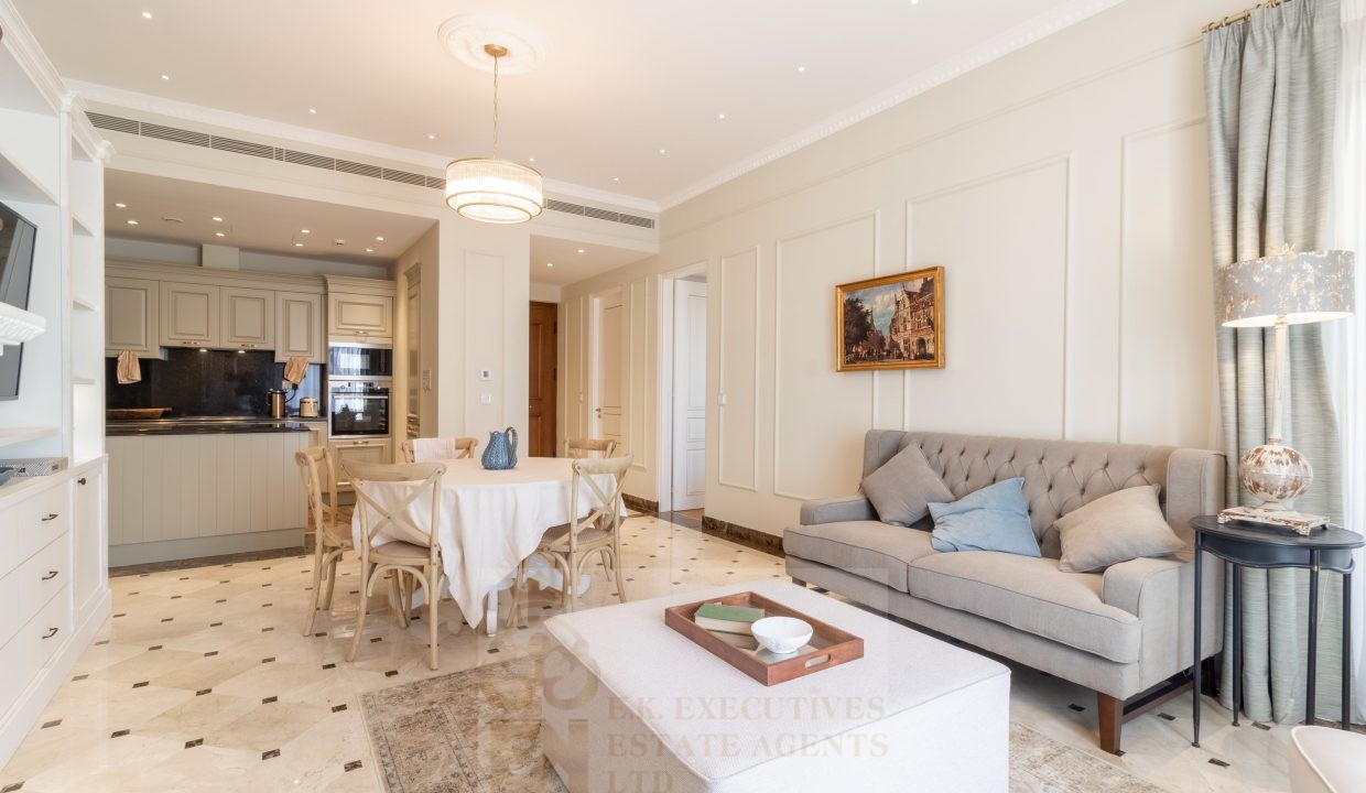 Kensington Stylish Apartment 9