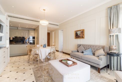 Kensington Stylish Apartment 9