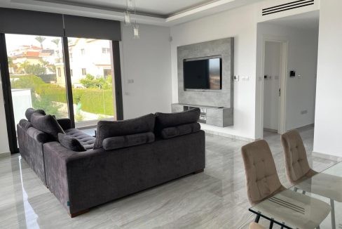 WhatsApp Image 2025-11-13 at 08.36.358