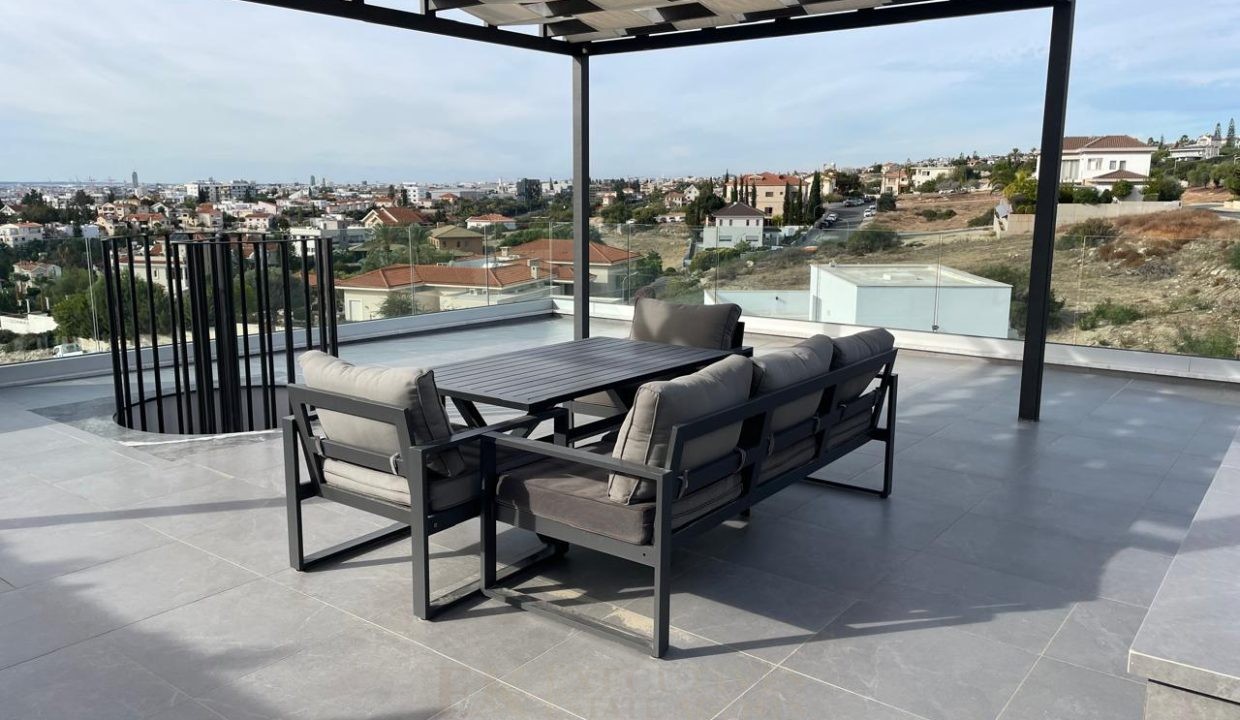 WhatsApp Image 2025-11-13 at 08.36.37