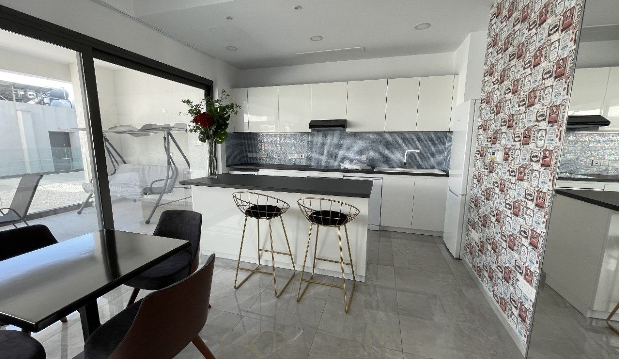 WhatsApp Image 2025-11-17 at 12.43.55r