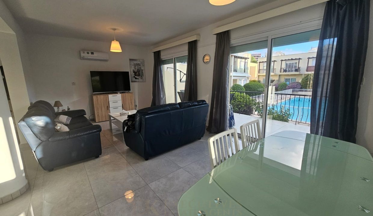 8d4401de-e6a7-4679-8524-bce64f6104f3