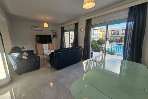 8d4401de-e6a7-4679-8524-bce64f6104f3