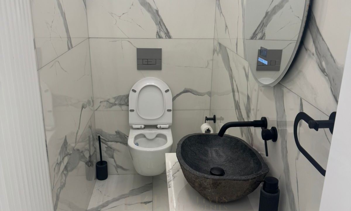 WhatsApp Image 2025-11-28 at 12.14.03_559aa5bb