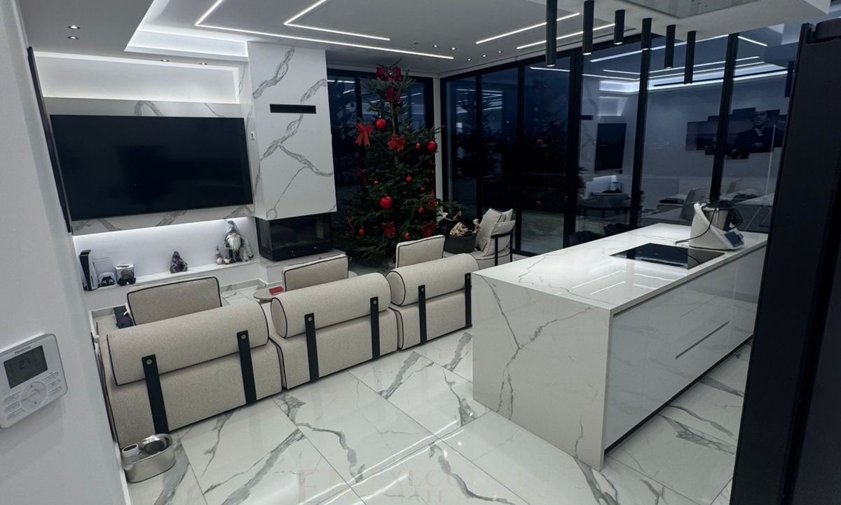 WhatsApp Image 2025-11-28 at 12.14.04_201f1c5d