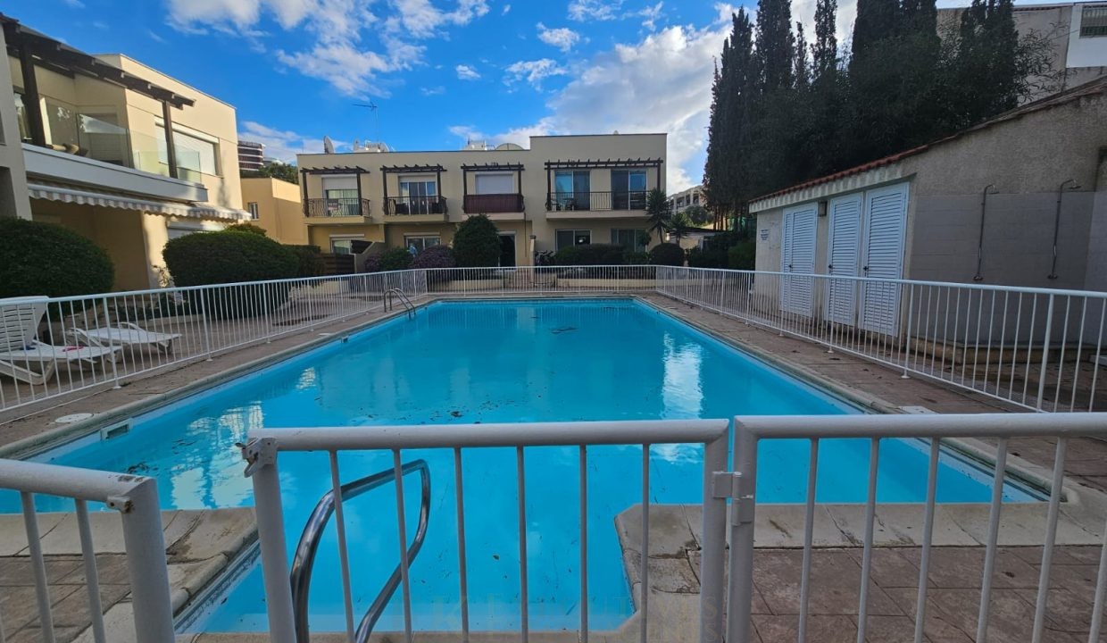 dc9d7949-c4de-4071-b832-daf657d0a2c4