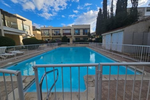 dc9d7949-c4de-4071-b832-daf657d0a2c4