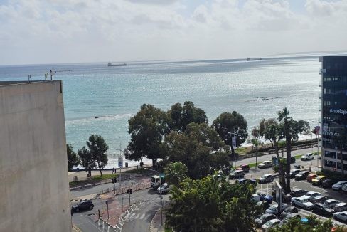 5efe7093-3ab7-4f84-902f-a5d66b1d0325