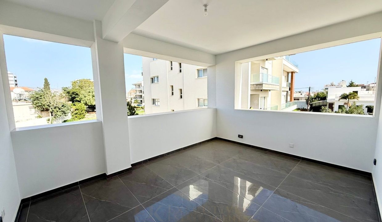 WhatsApp Image 2026-02-11 at 12.14.19V