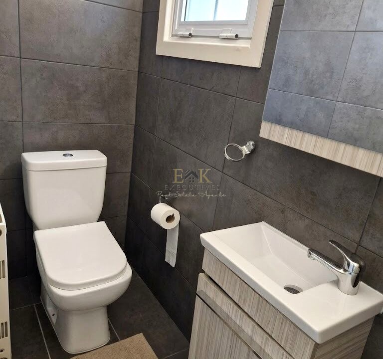 4e099969-d0f8-412e-a5d9-fa9df53f23d7