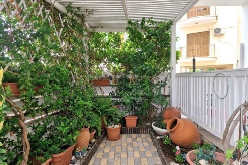 b4959b2d-754b-4af6-8bd8-5bbc33327fd1