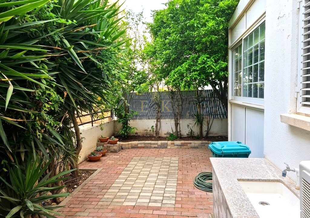 e8a47cf3-3290-4246-8249-d1e1c14d52e6