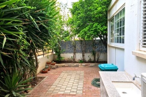 e8a47cf3-3290-4246-8249-d1e1c14d52e6